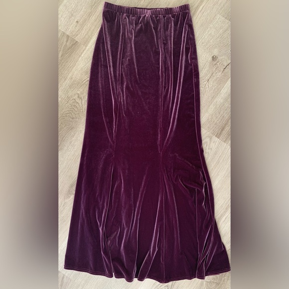 Joseph Ribkoff Dresses & Skirts - Joseph Ribkoff Purple Velvet High Waisted Long Maxi Skirt